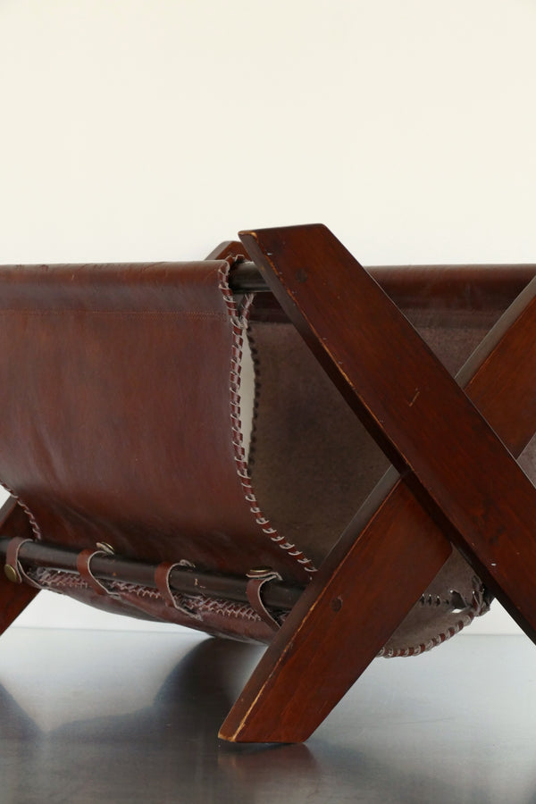 Magazine Stand