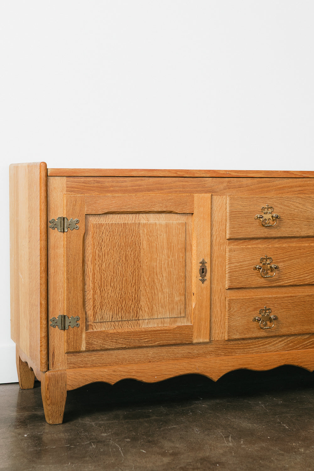 Low Kjaernulf Credenza