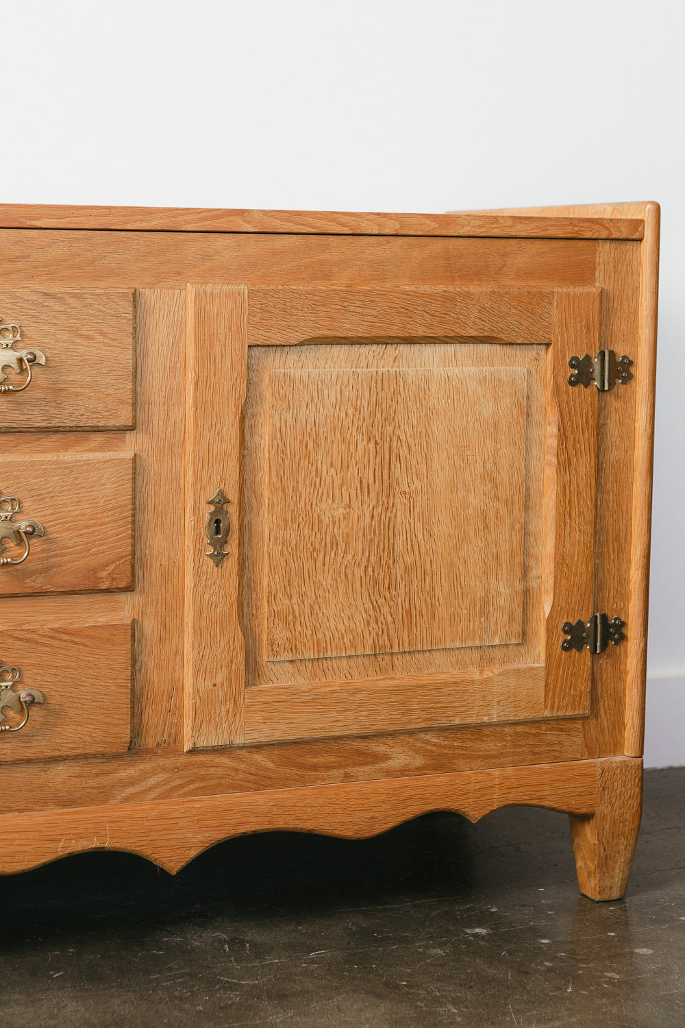 Low Kjaernulf Credenza