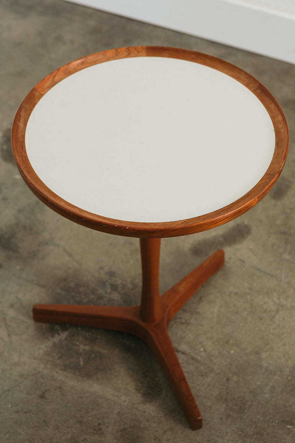 Hans C. Andersen Table
