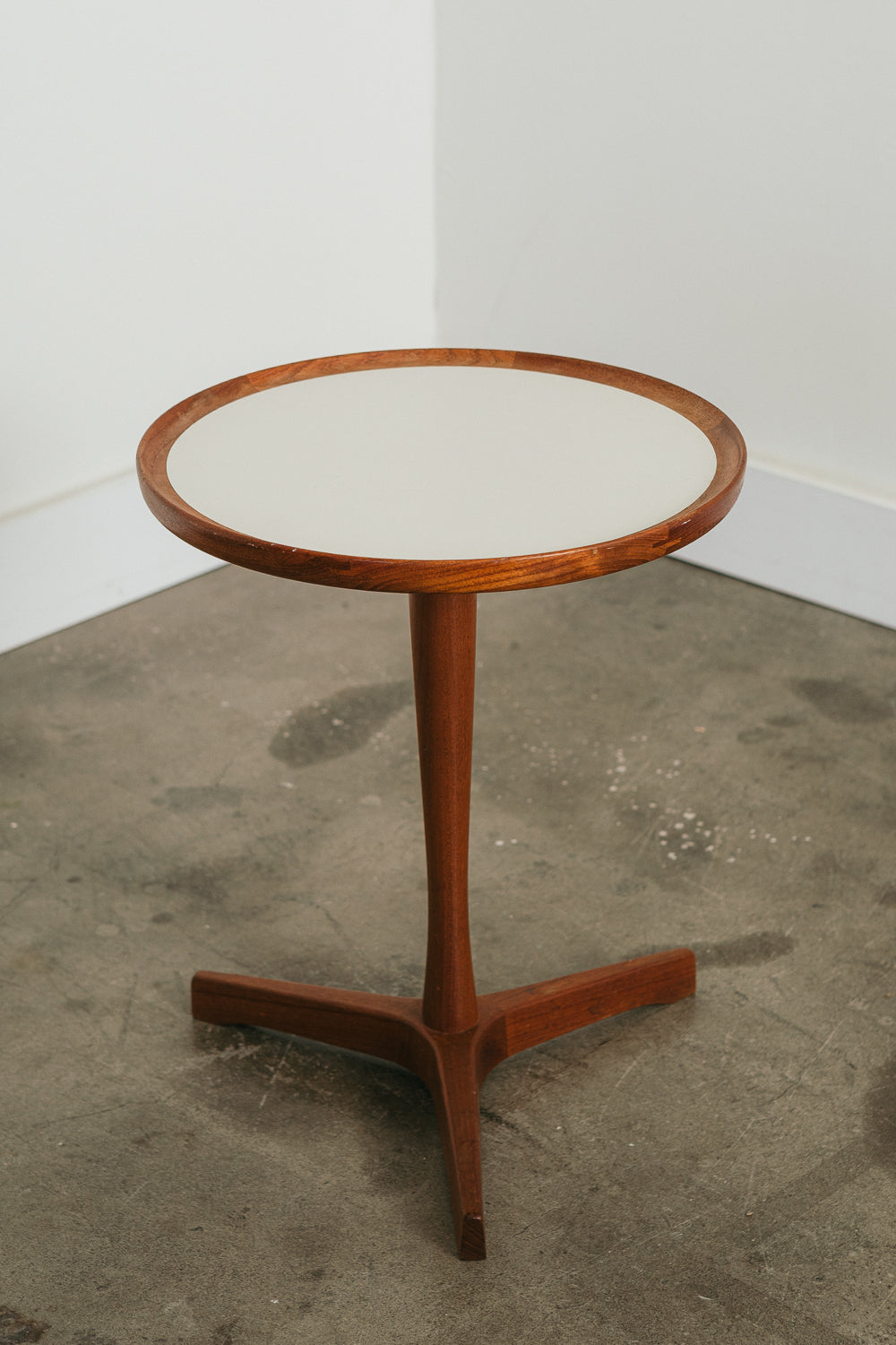 Hans C. Andersen Table