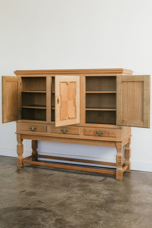 Henning Kjaernulf Sideboard