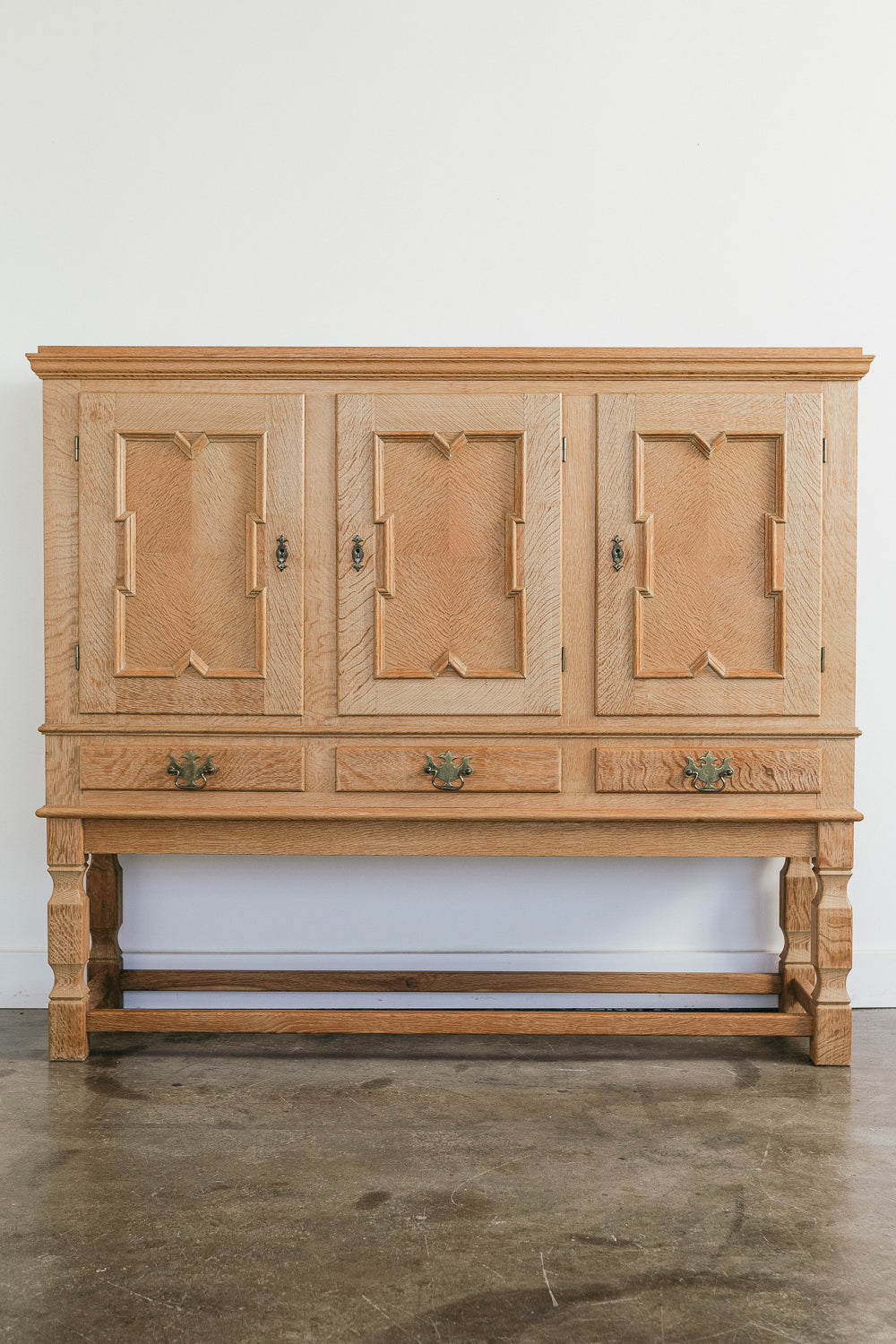 Henning Kjaernulf Sideboard