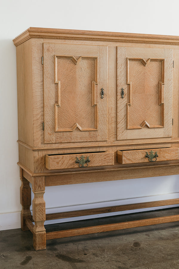 Henning Kjaernulf Sideboard