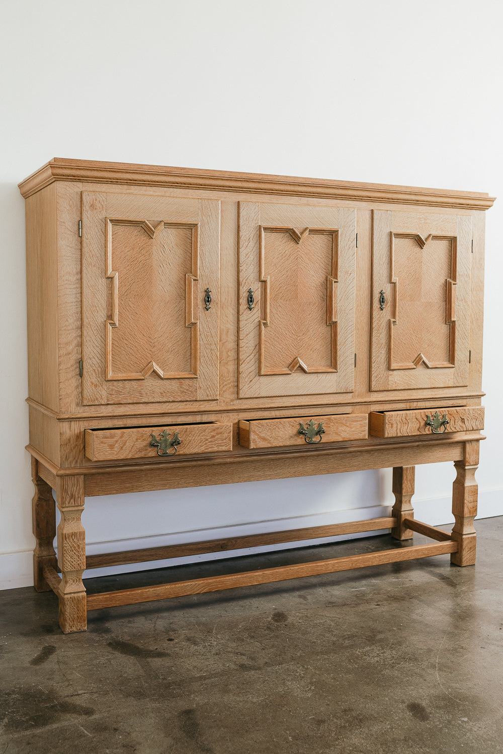Henning Kjaernulf Sideboard