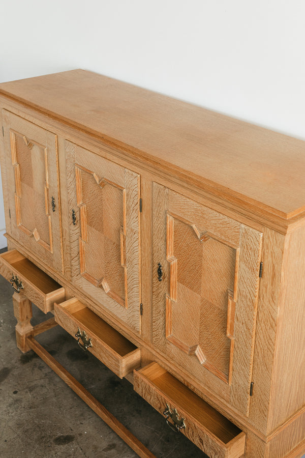 Henning Kjaernulf Sideboard
