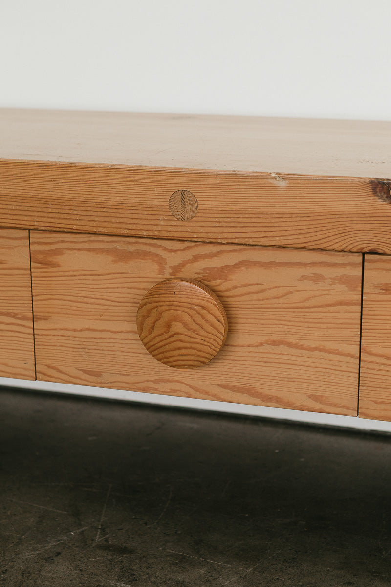 Ruben Ward Hall Bench