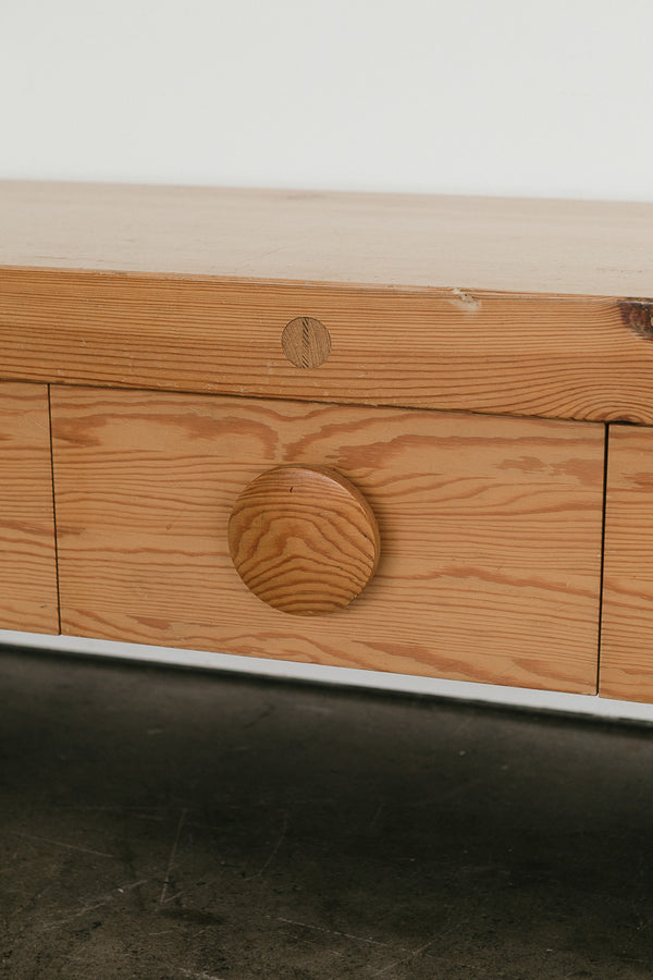 Ruben Ward Hall Bench