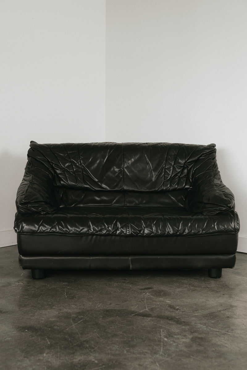 POMO Italian Loveseat