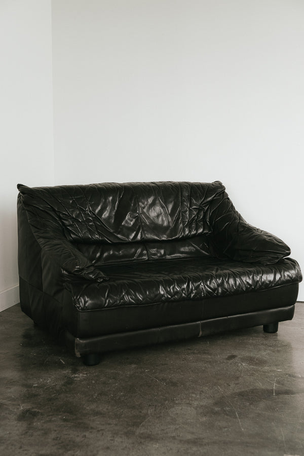 POMO Italian Loveseat