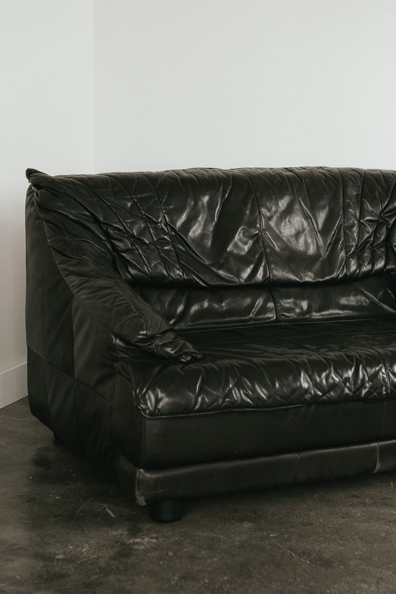 POMO Italian Loveseat