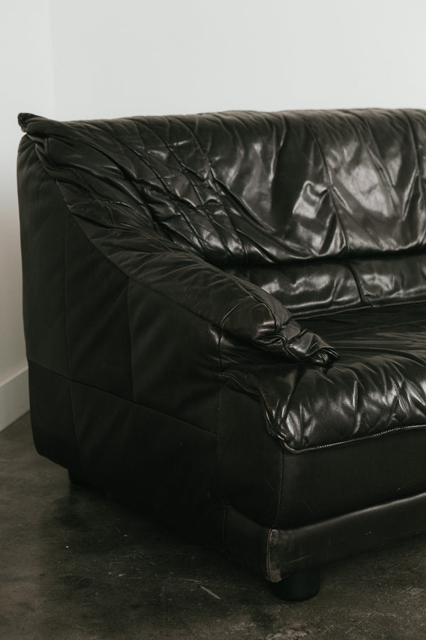 POMO Italian Loveseat