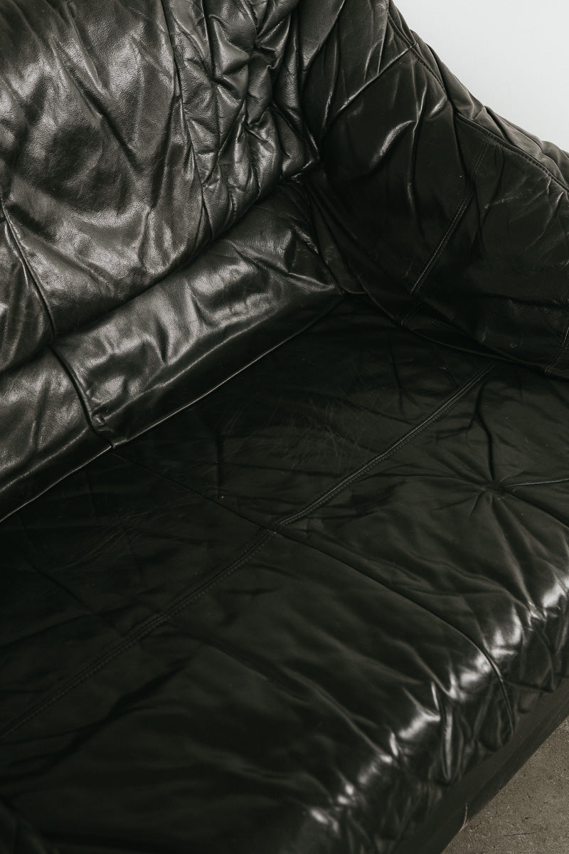 POMO Italian Loveseat