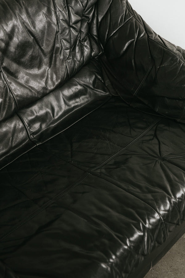 POMO Italian Loveseat