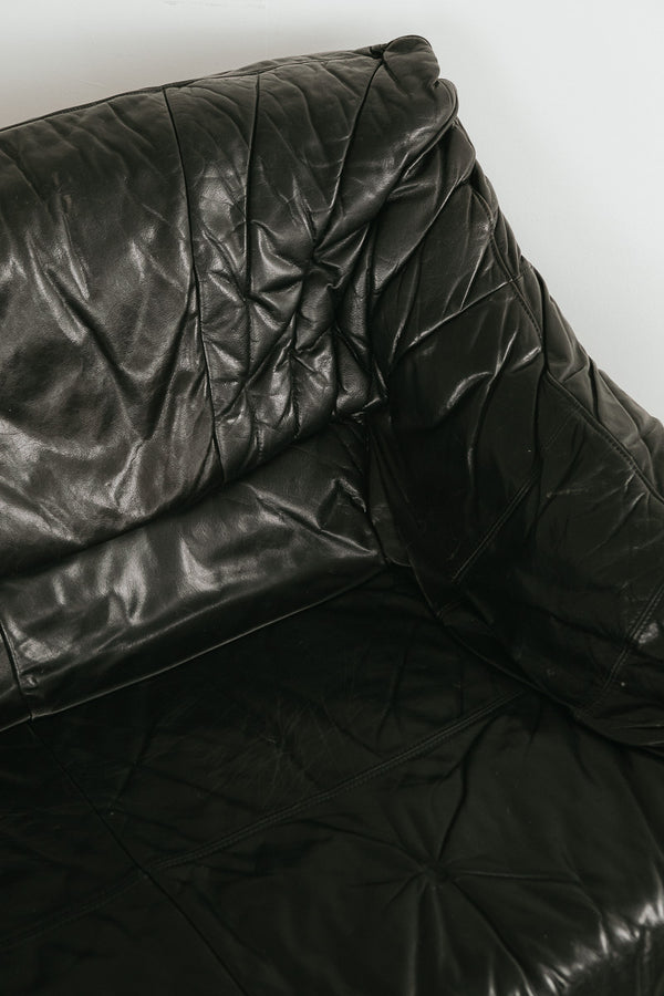 POMO Italian Loveseat