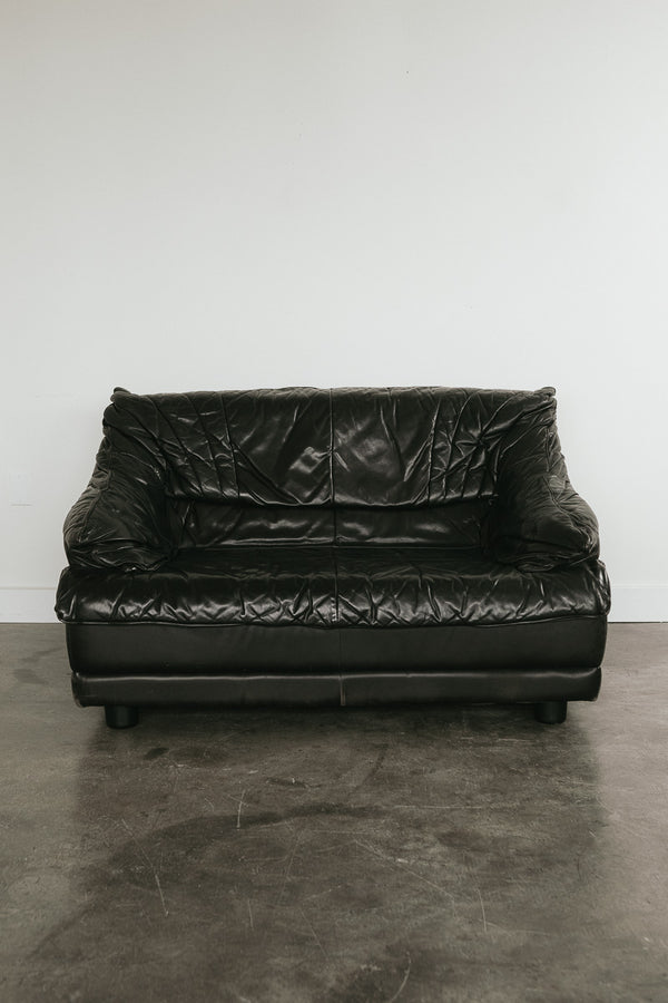 POMO Italian Loveseat
