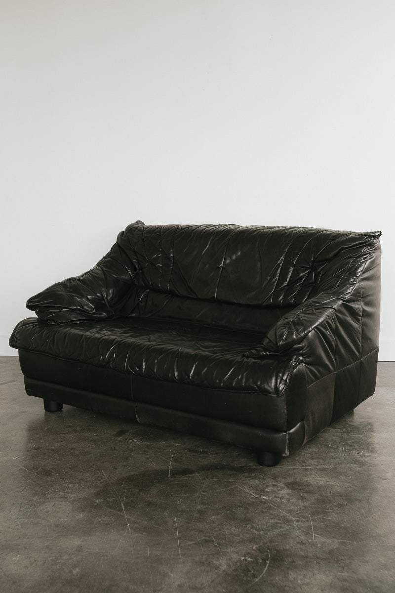 POMO Italian Loveseat