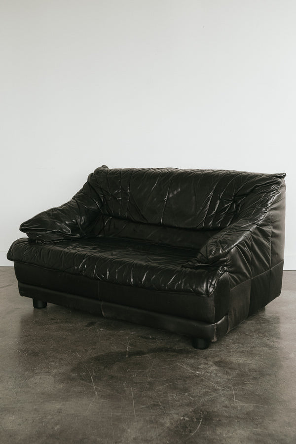 POMO Italian Loveseat