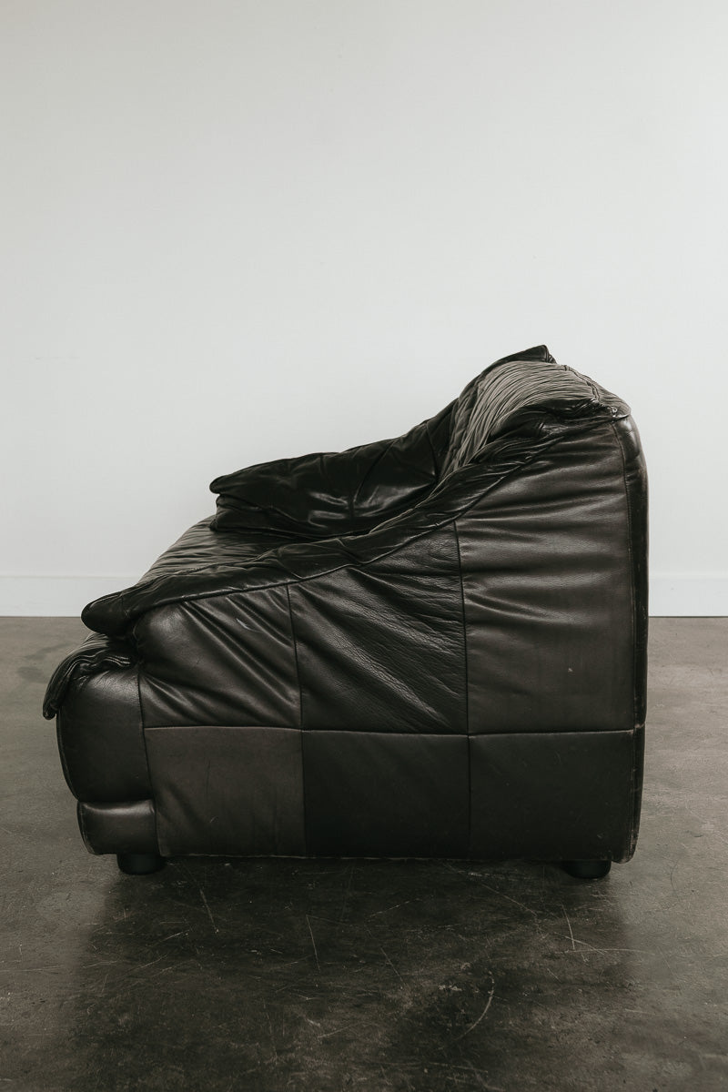 POMO Italian Loveseat