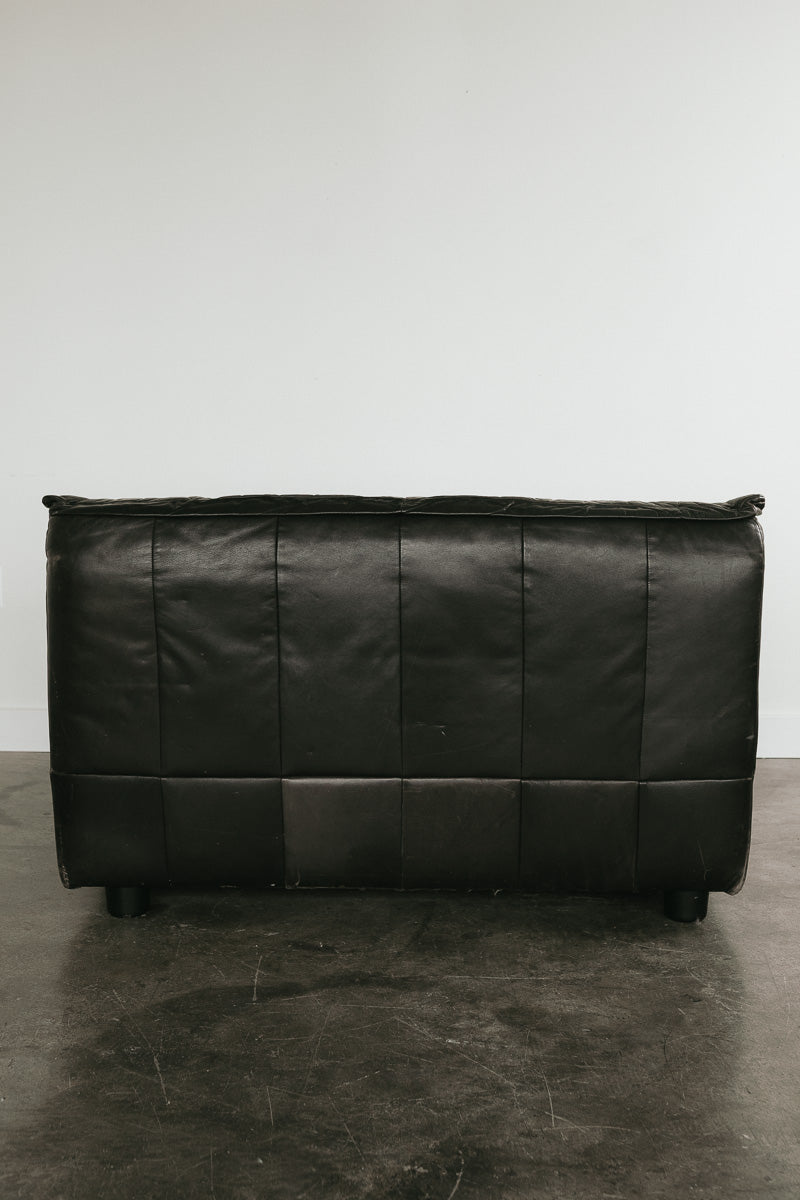 POMO Italian Loveseat