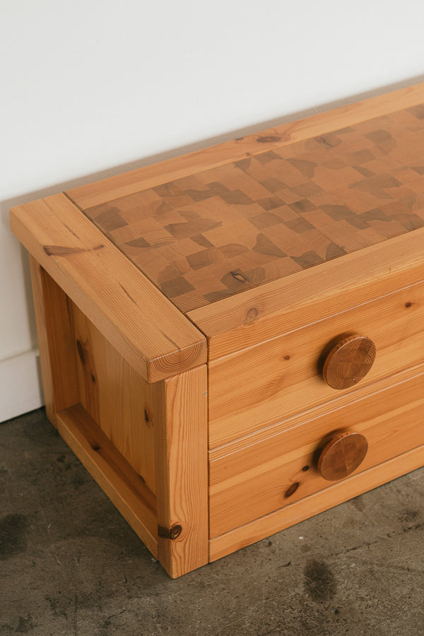 Rolf Middleboe Chest