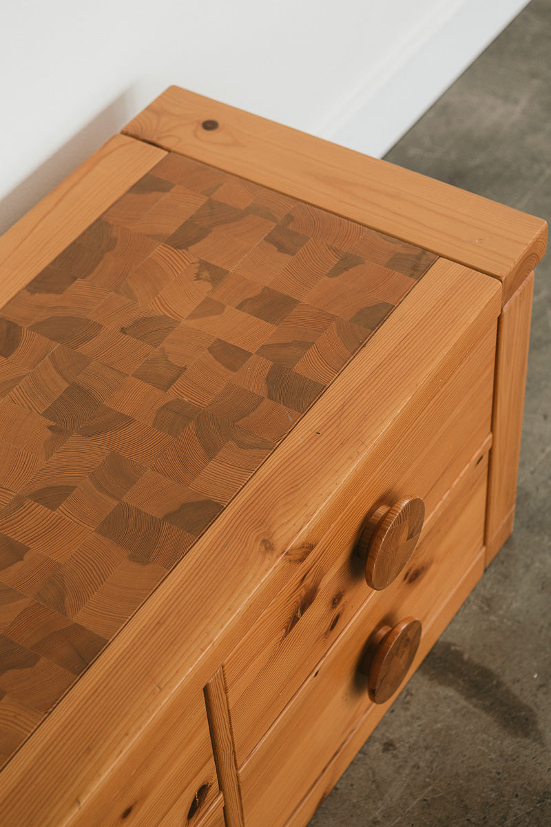 Rolf Middleboe Chest