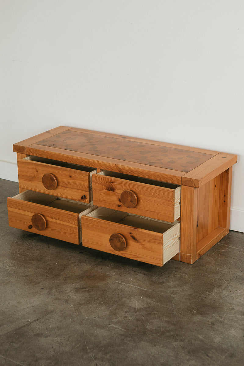 Rolf Middleboe Chest
