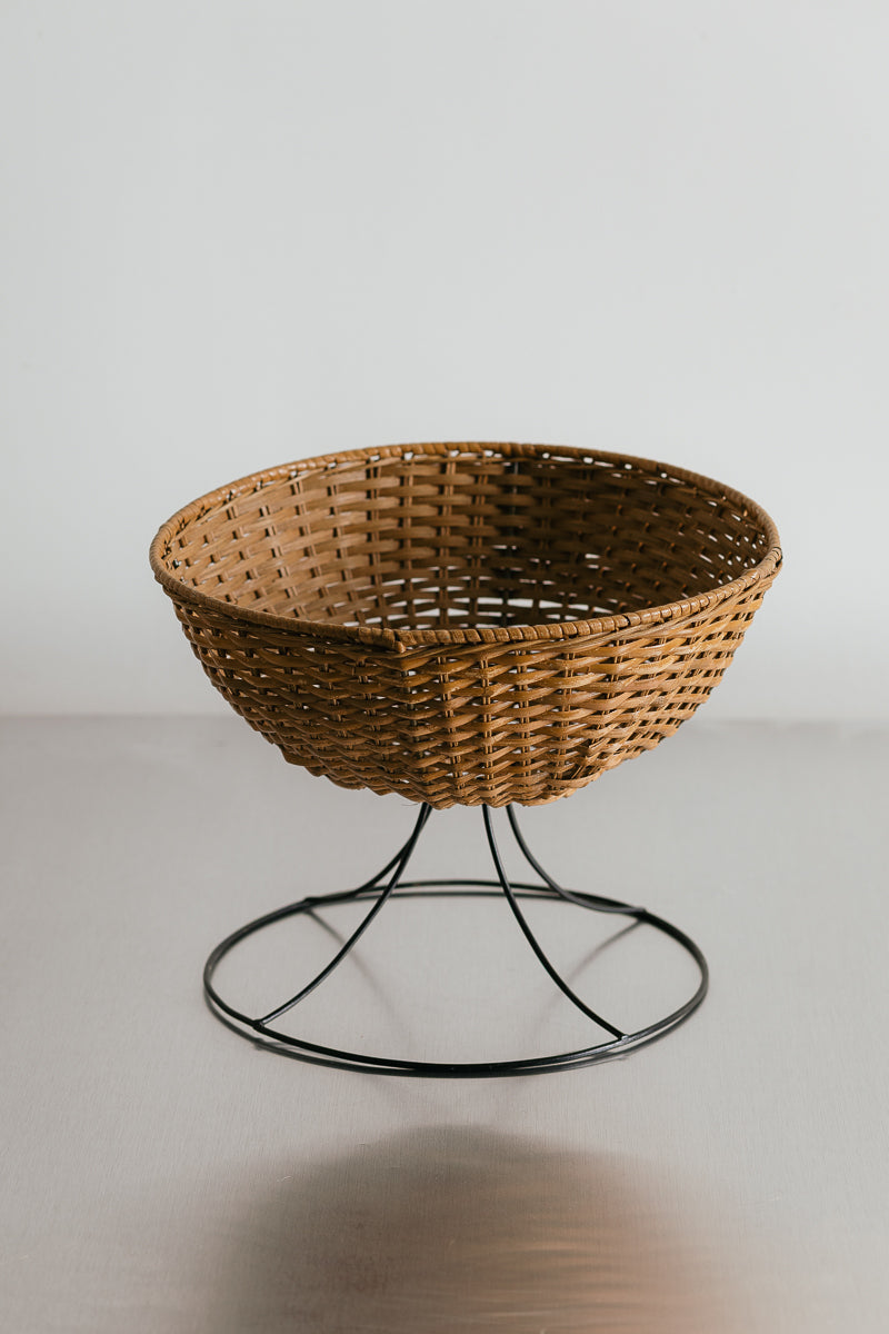 Pedestal Basket