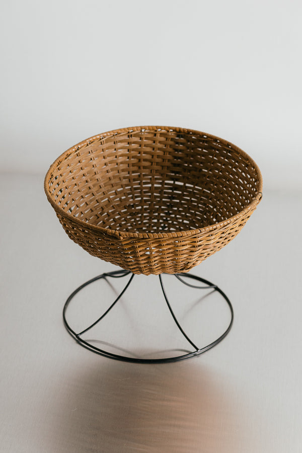 Pedestal Basket