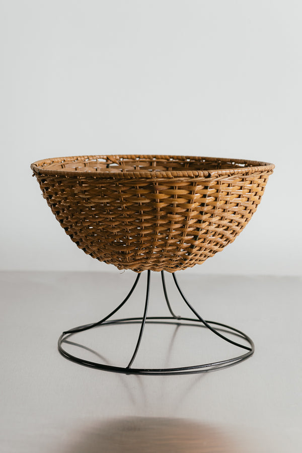Pedestal Basket