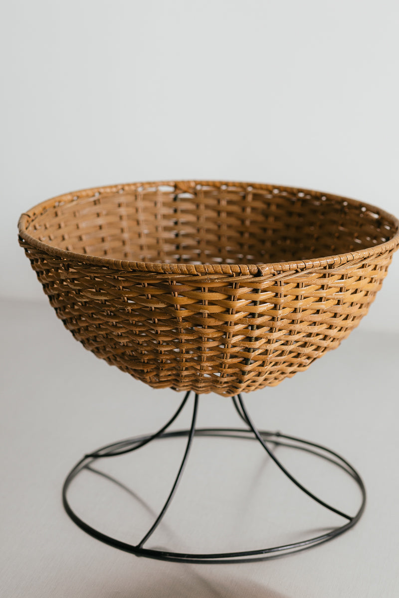 Pedestal Basket