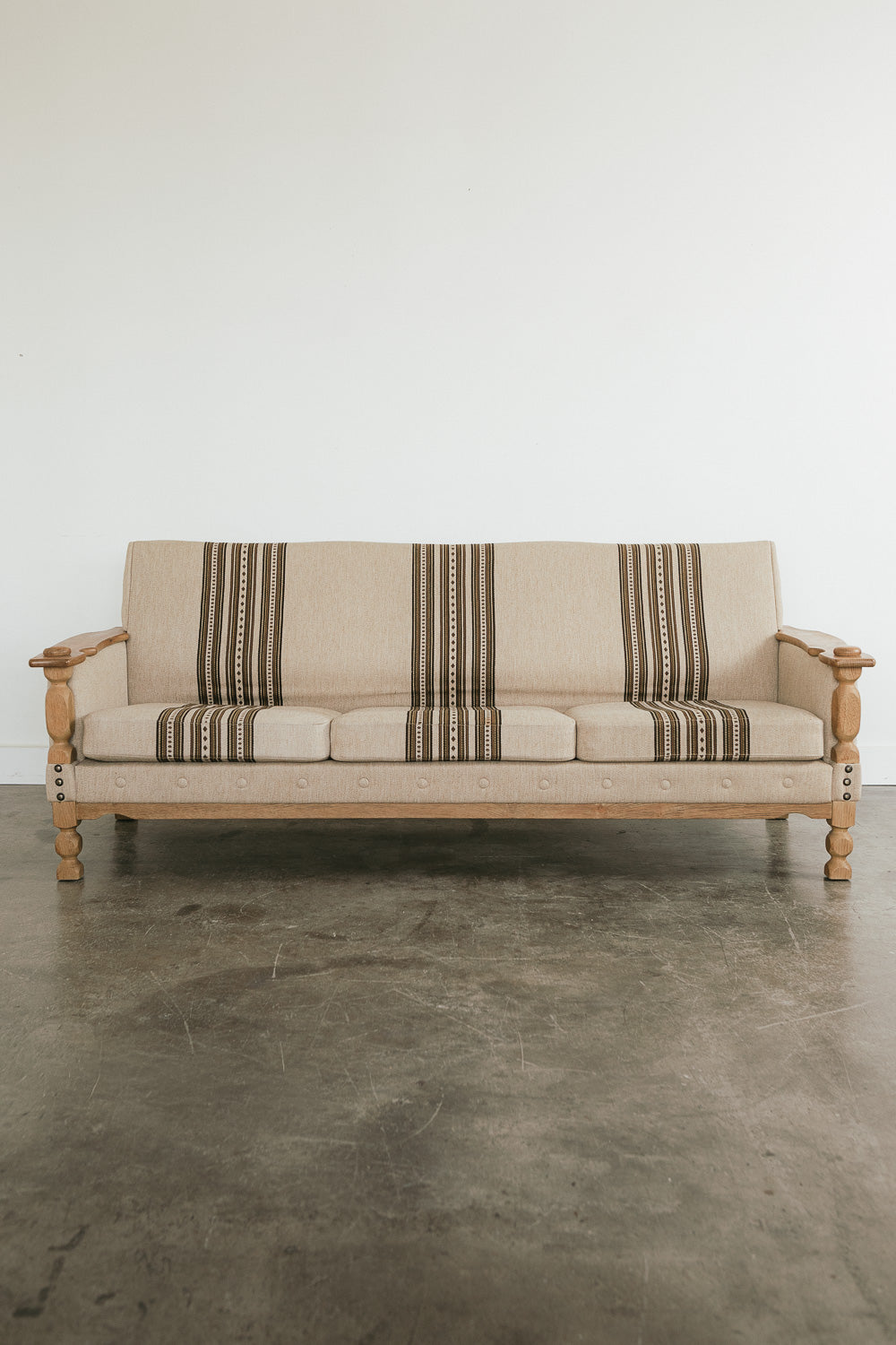 Henning Kjaernulf Sofa