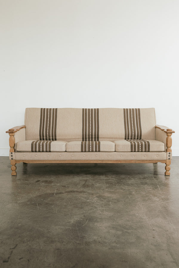 Henning Kjaernulf Sofa