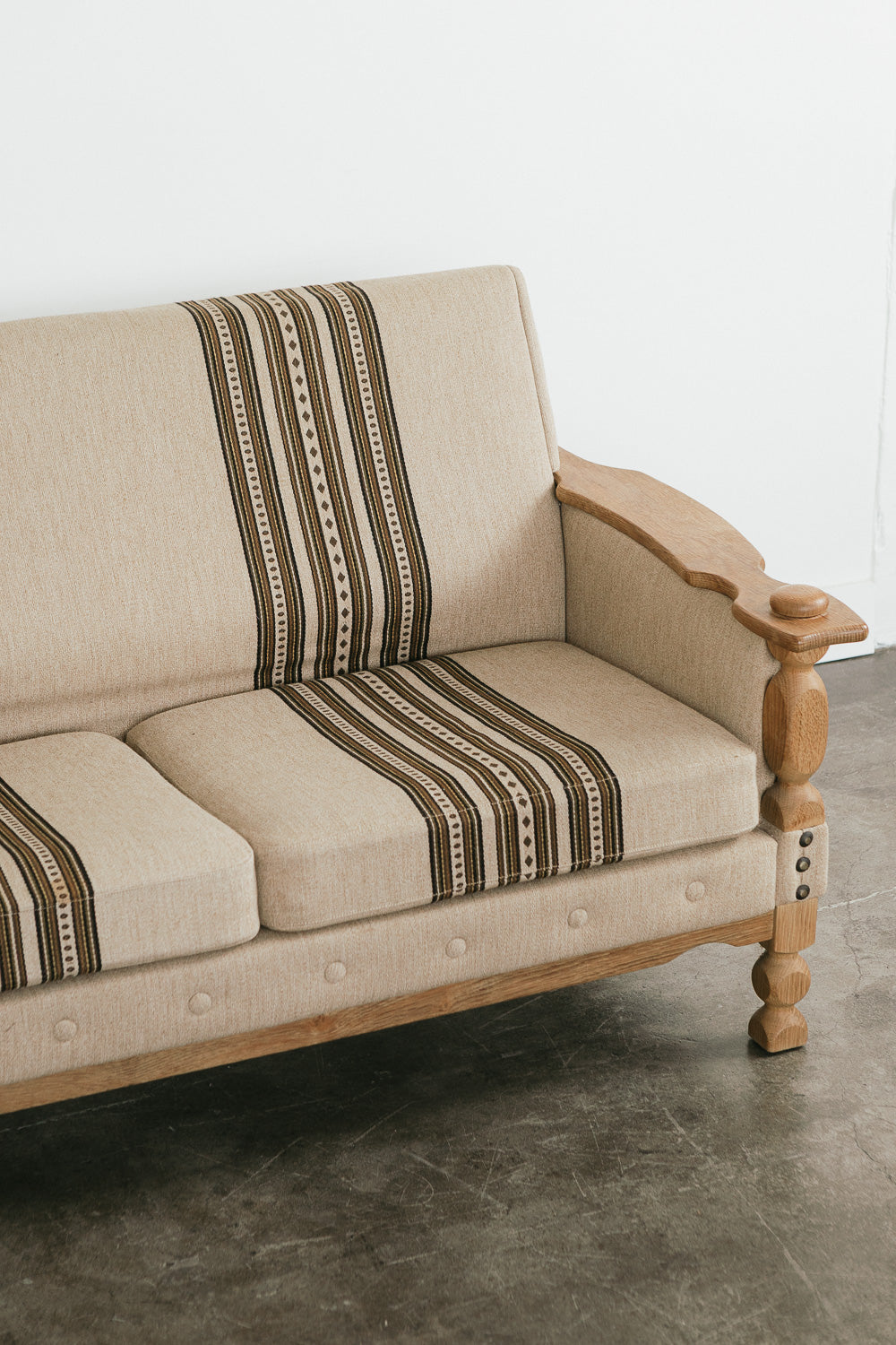 Henning Kjaernulf Sofa