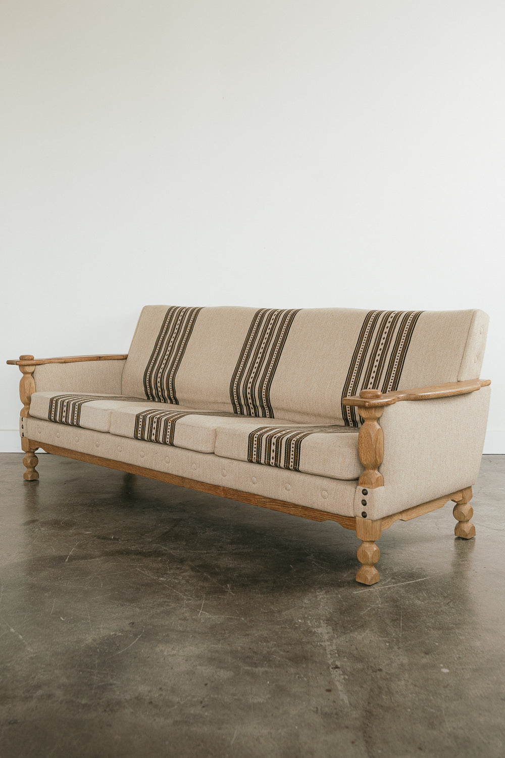 Henning Kjaernulf Sofa