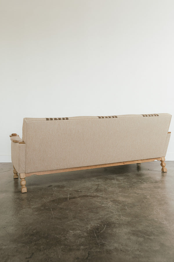 Henning Kjaernulf Sofa