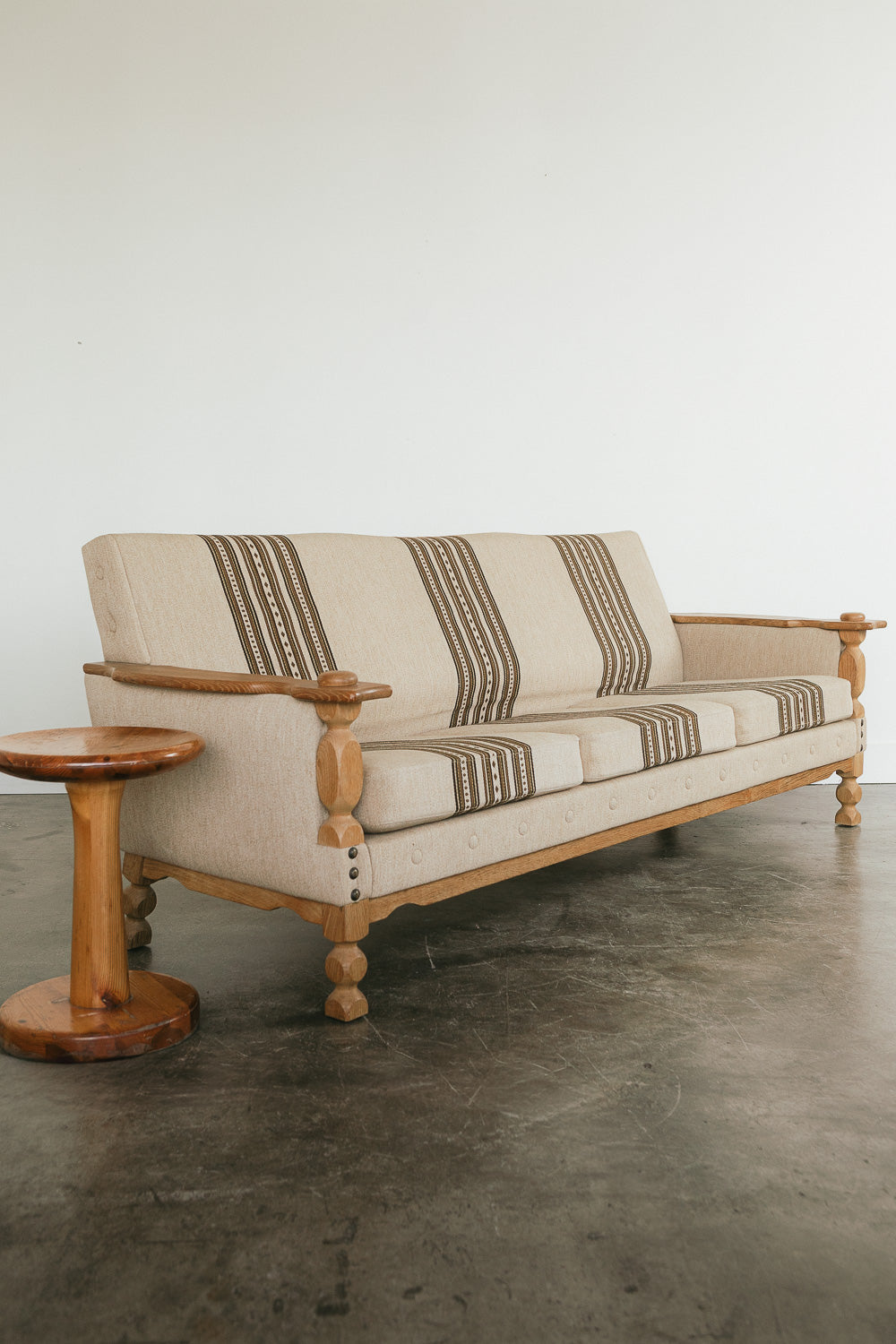 Henning Kjaernulf Sofa