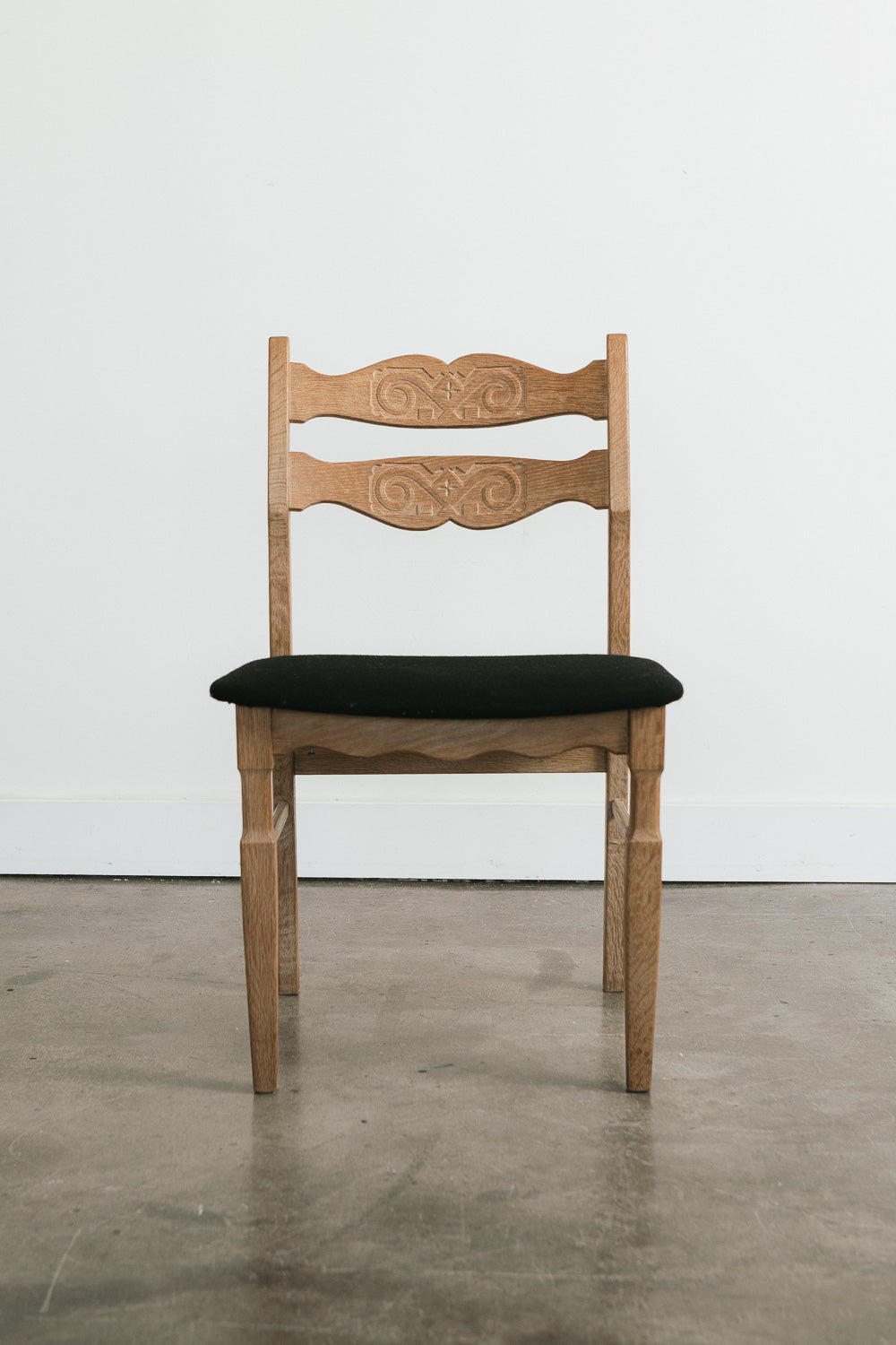 Kjaernulf Dining Chairs