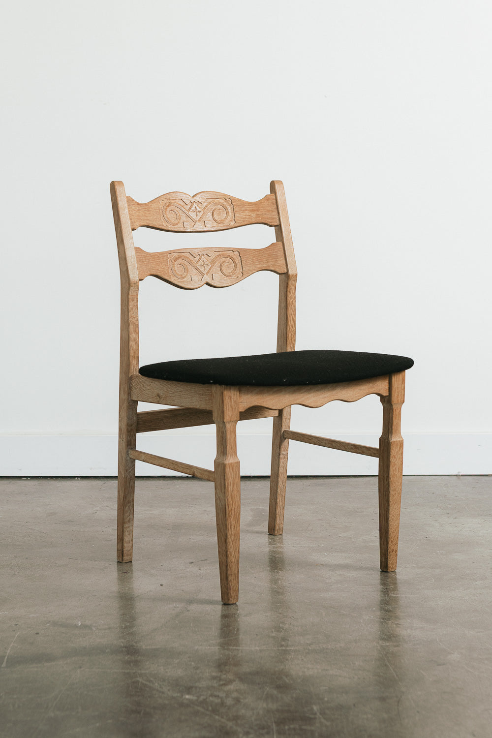 Kjaernulf Dining Chairs