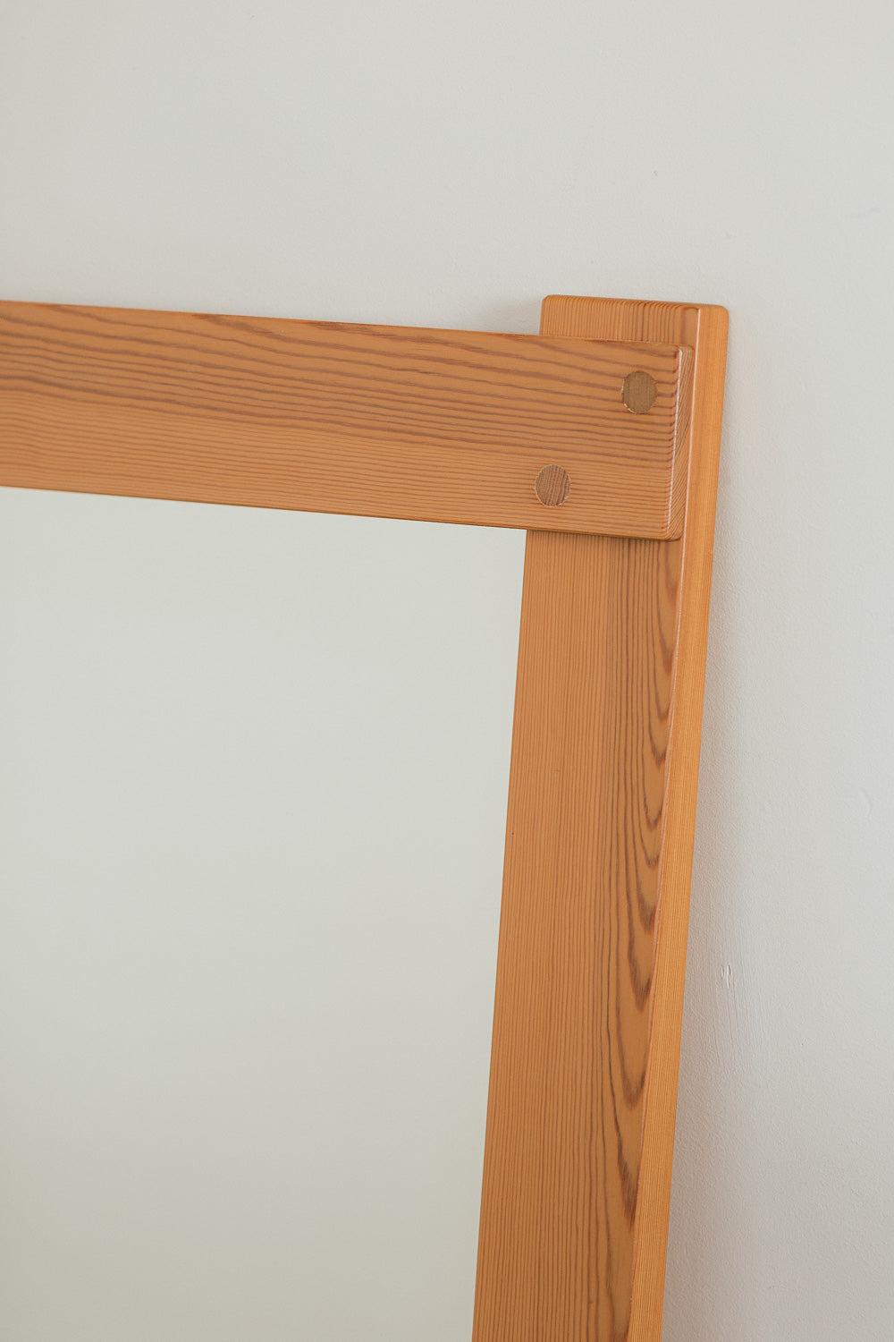 Ruben Ward Mirror