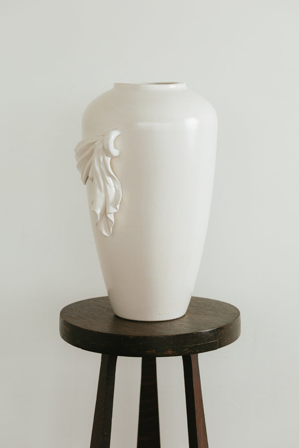 Trompe L'Oeil Vessel