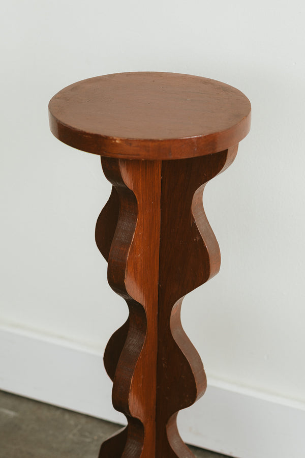 Squiggly Pedestal