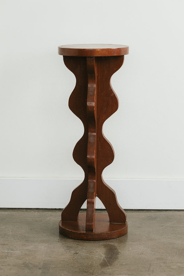 Squiggly Pedestal