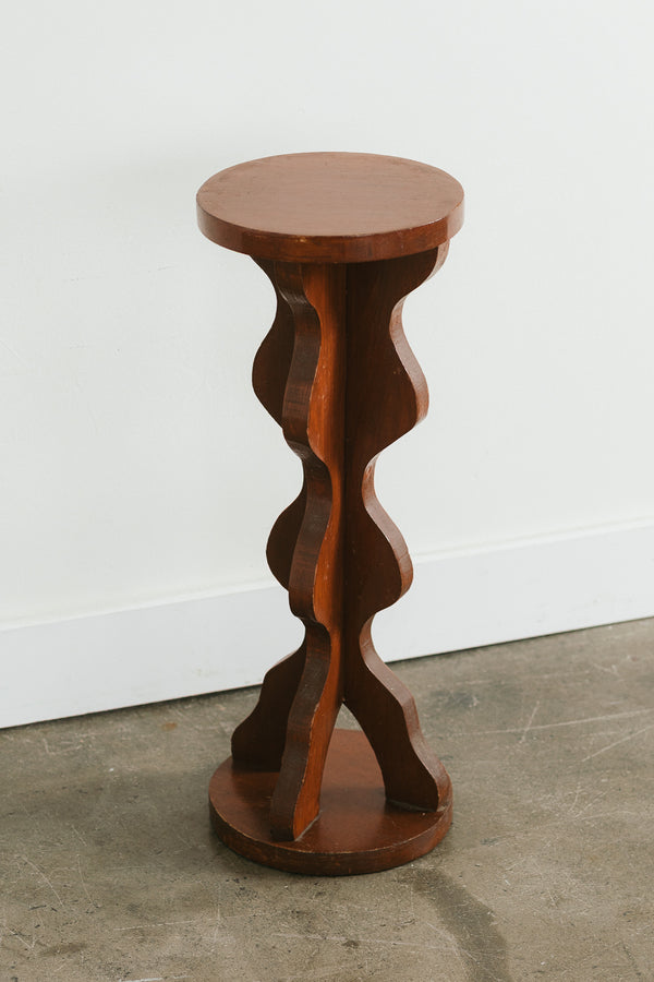 Squiggly Pedestal