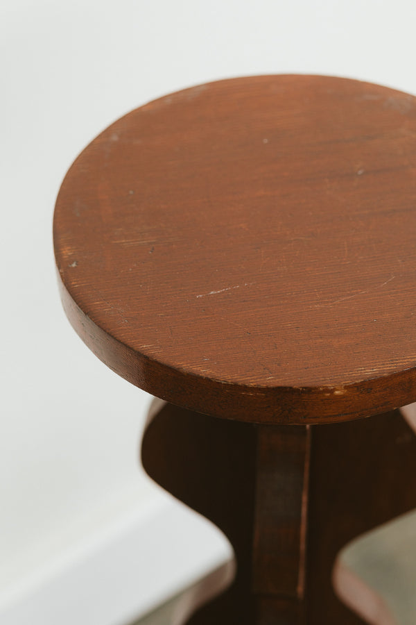 Squiggly Pedestal