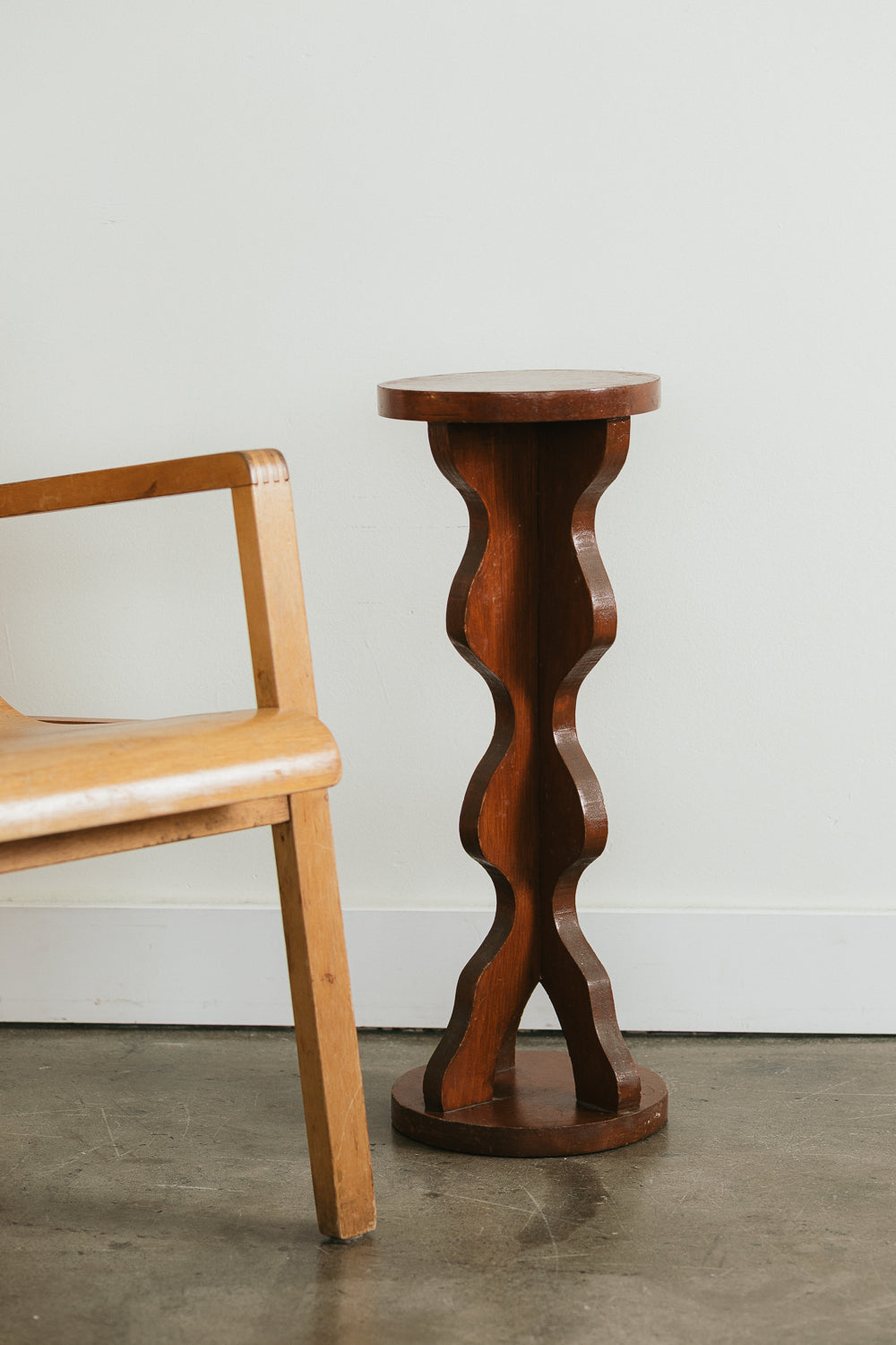 Squiggly Pedestal