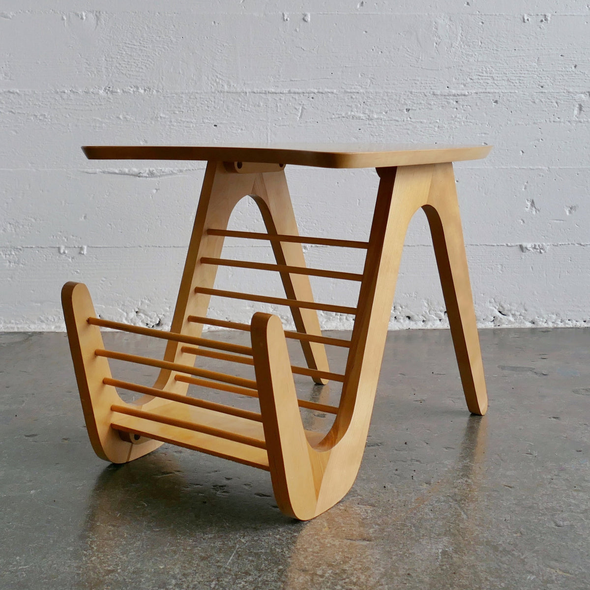 Vintage Magazine Table | WILMA – Shop Wilma